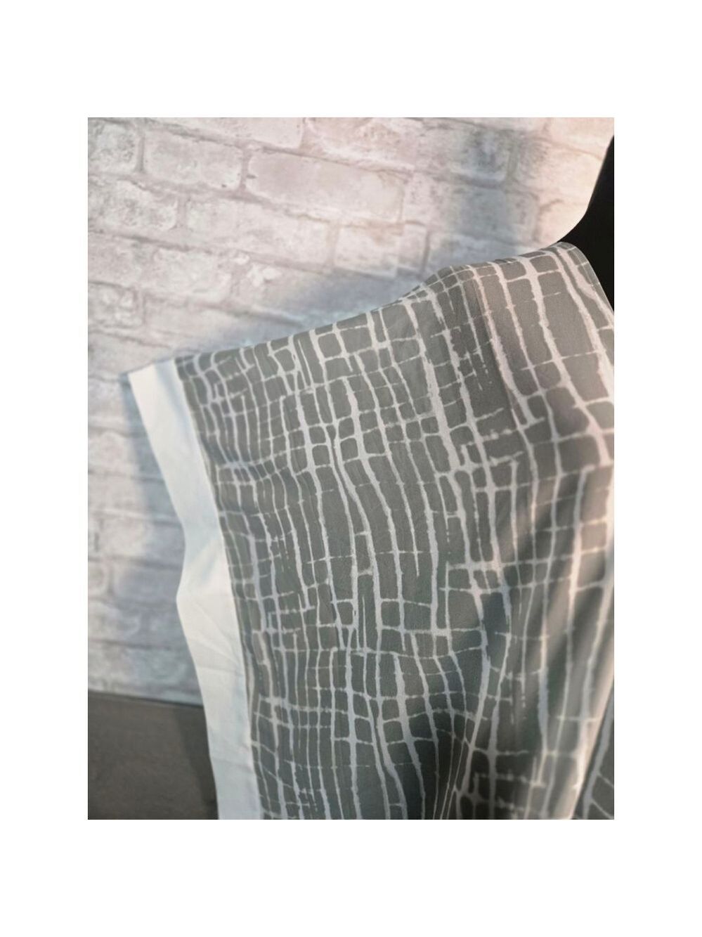 Wynne Layers Gray White Abstract Tunic Top 1X - Picture 2 of 12